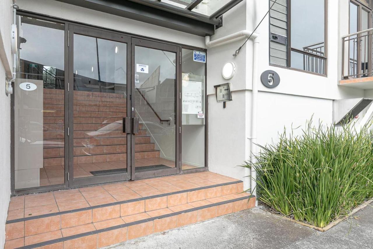 Roomy High-Ceiling Loft Apartment - Free Parking! Auckland Esterno foto