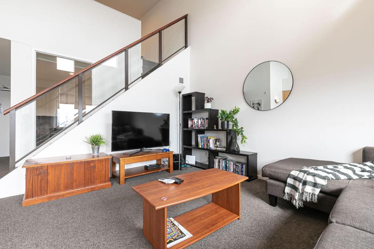 Roomy High-Ceiling Loft Apartment - Free Parking! Auckland Esterno foto