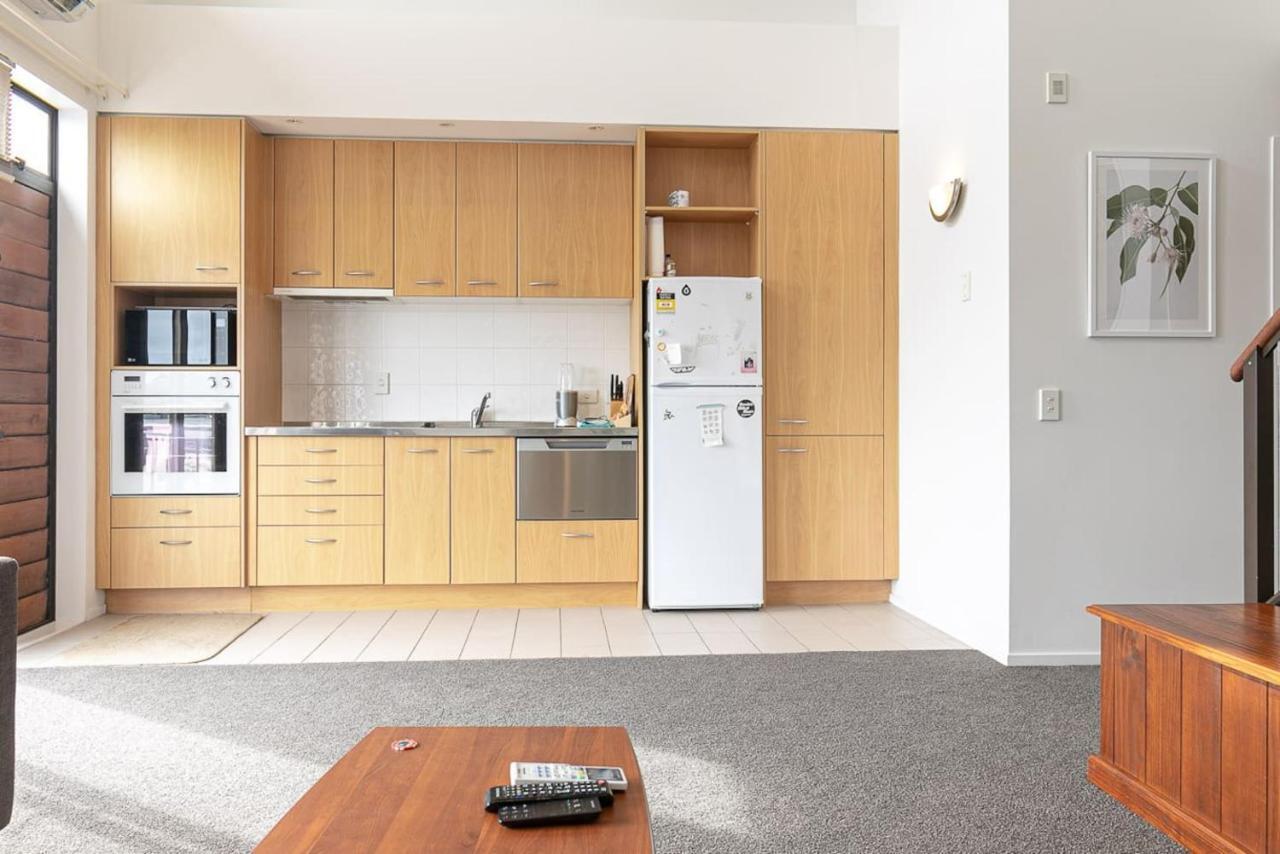 Roomy High-Ceiling Loft Apartment - Free Parking! Auckland Esterno foto