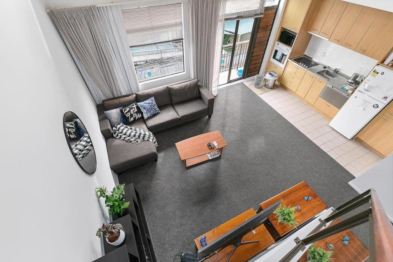 Roomy High-Ceiling Loft Apartment - Free Parking! Auckland Esterno foto