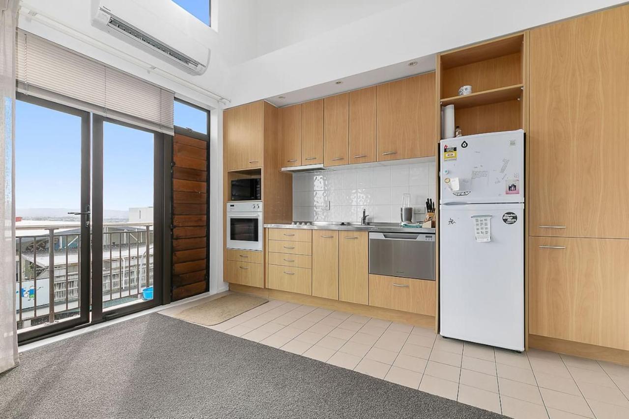 Roomy High-Ceiling Loft Apartment - Free Parking! Auckland Esterno foto